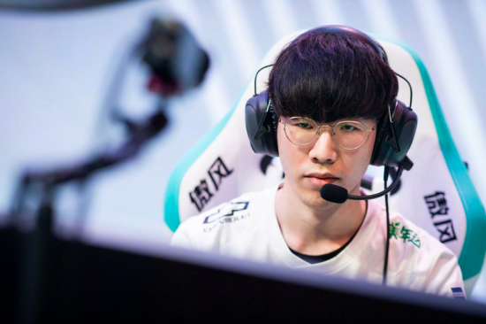 中山市桌上冰壶球公开邀请赛圆满落幕 吸引200名爱好者参与